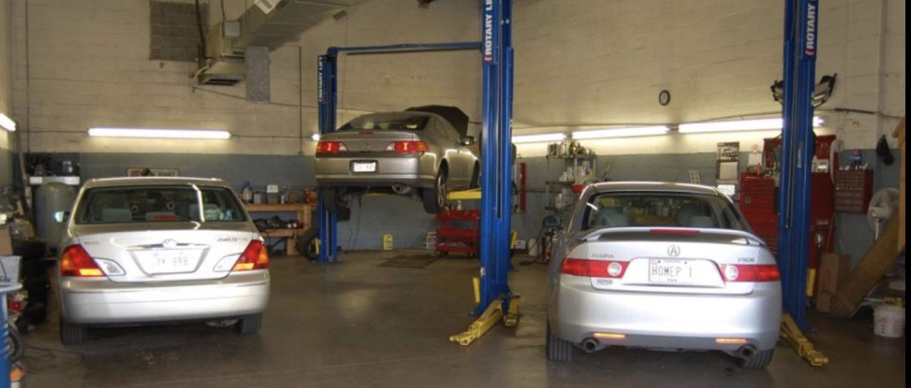 The service bays at King Farm Auto